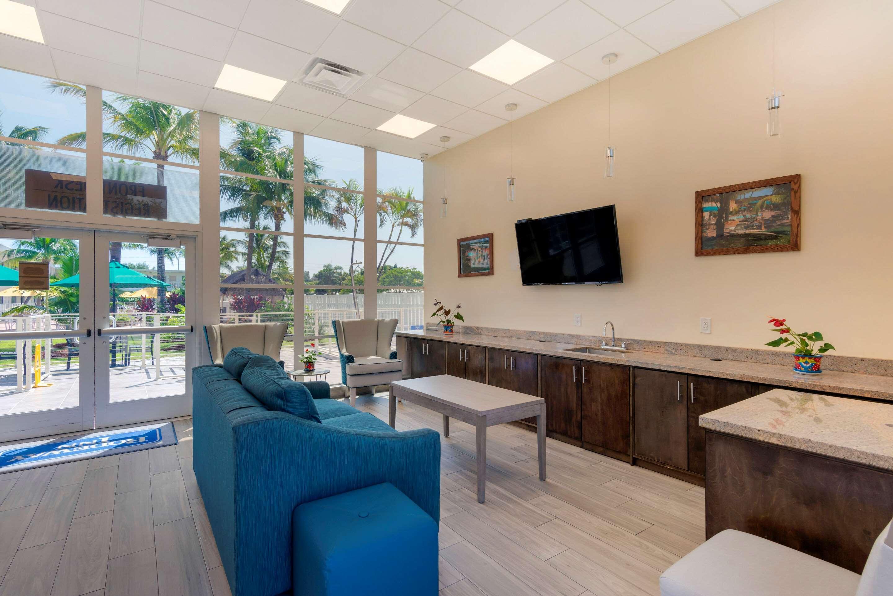 Downtown Hollywood Gardens Inn & Suites Luaran gambar