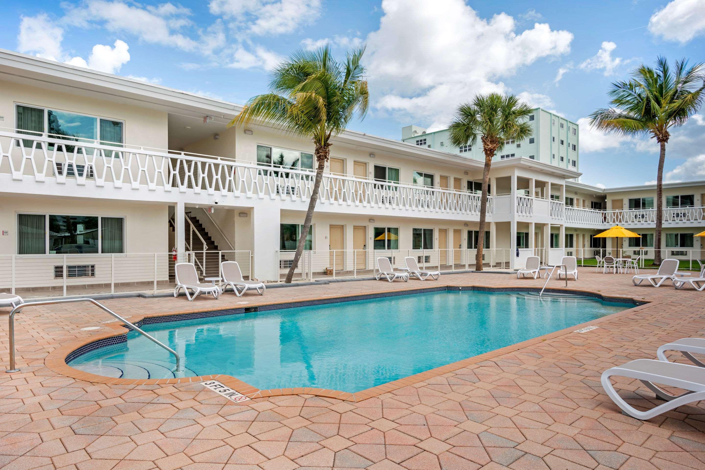 Downtown Hollywood Gardens Inn & Suites Luaran gambar