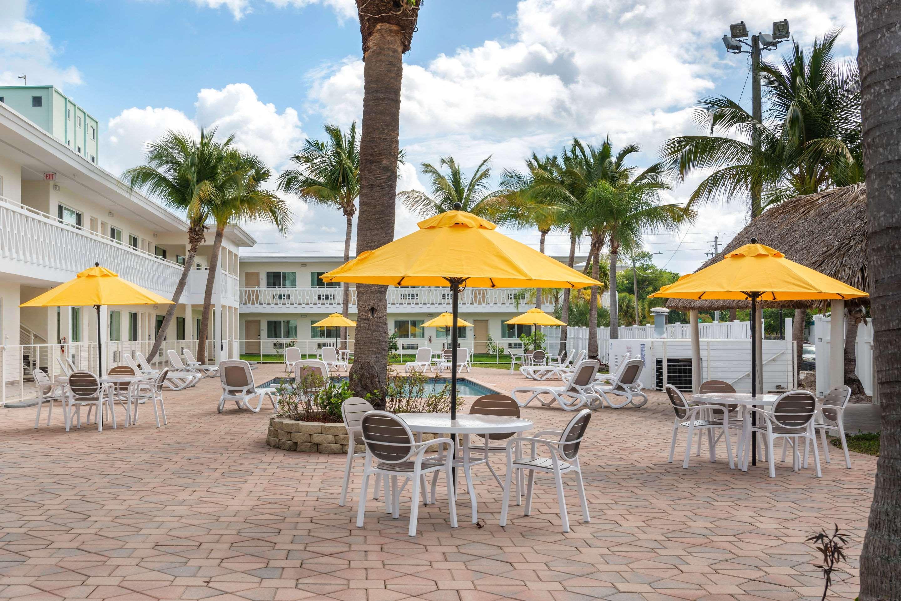 Downtown Hollywood Gardens Inn & Suites Luaran gambar