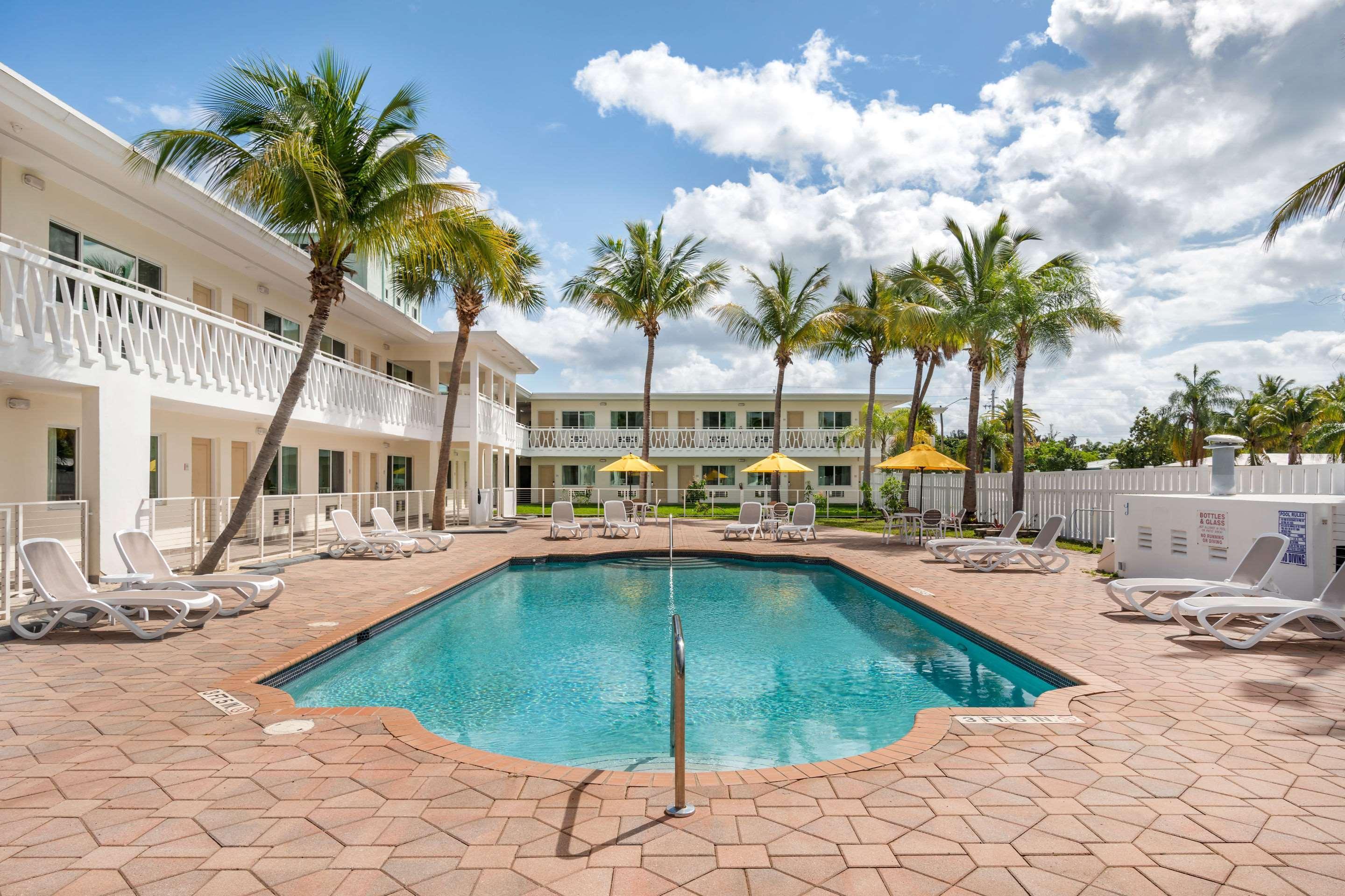 Downtown Hollywood Gardens Inn & Suites Luaran gambar