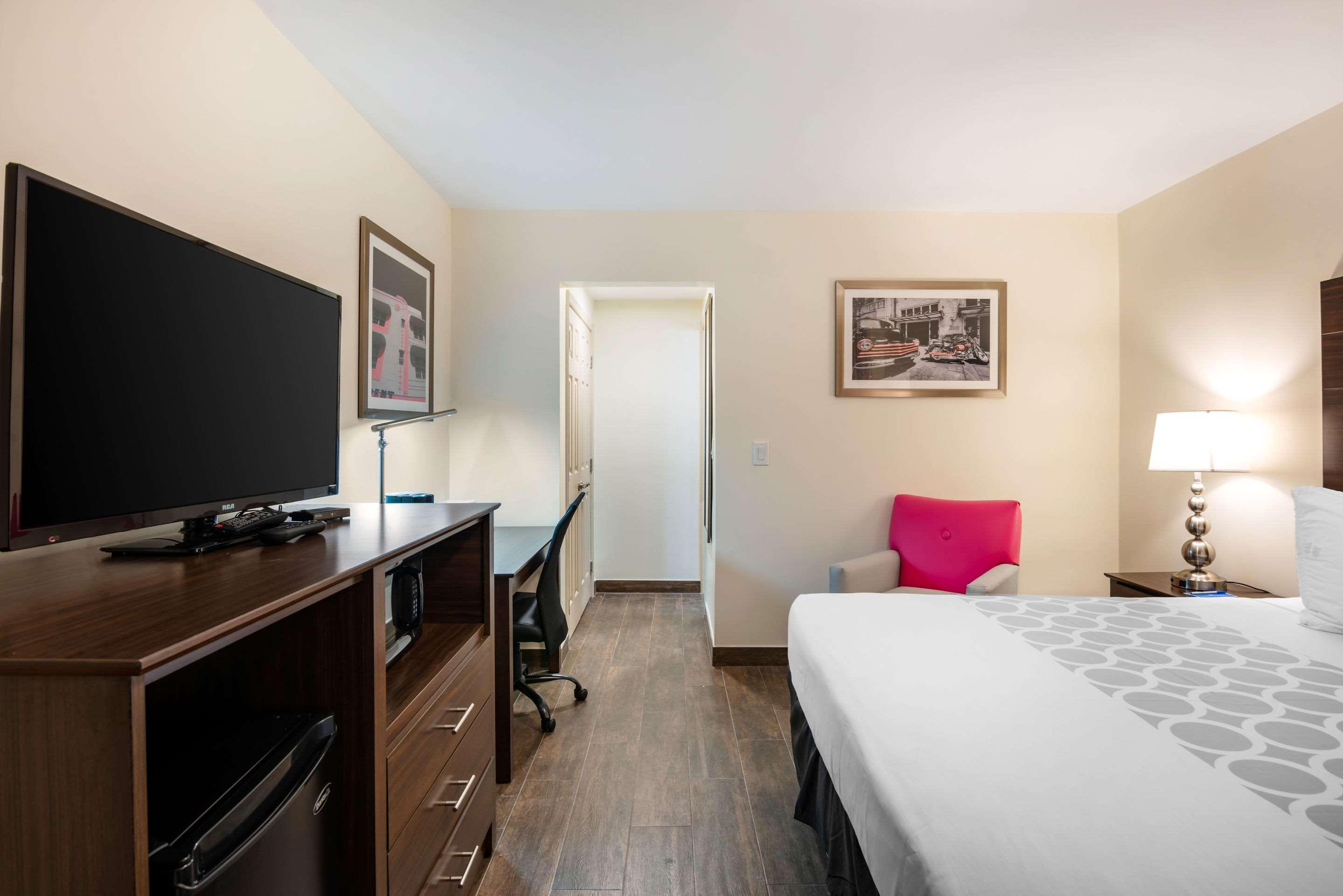 Downtown Hollywood Gardens Inn & Suites Luaran gambar
