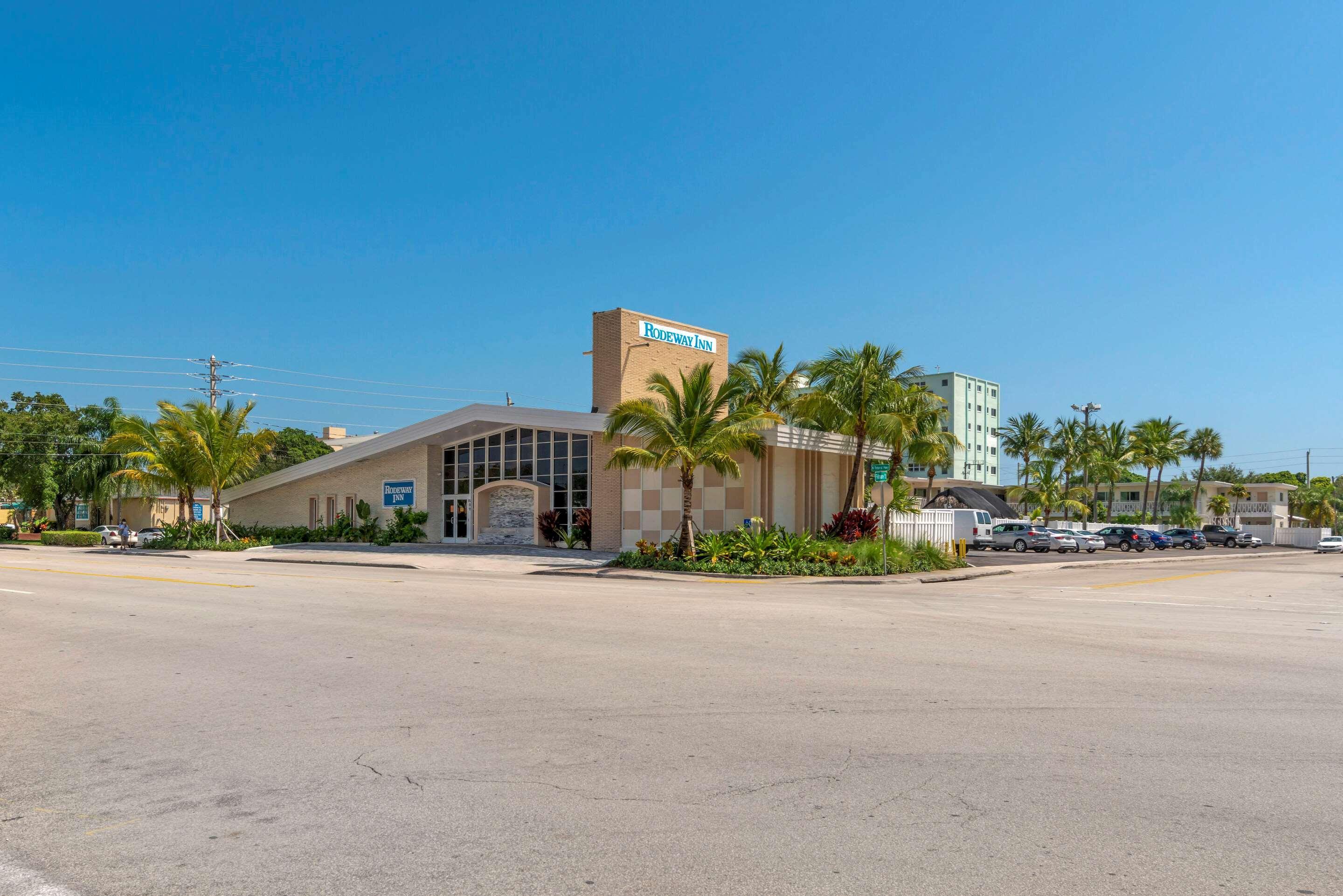 Downtown Hollywood Gardens Inn & Suites Luaran gambar