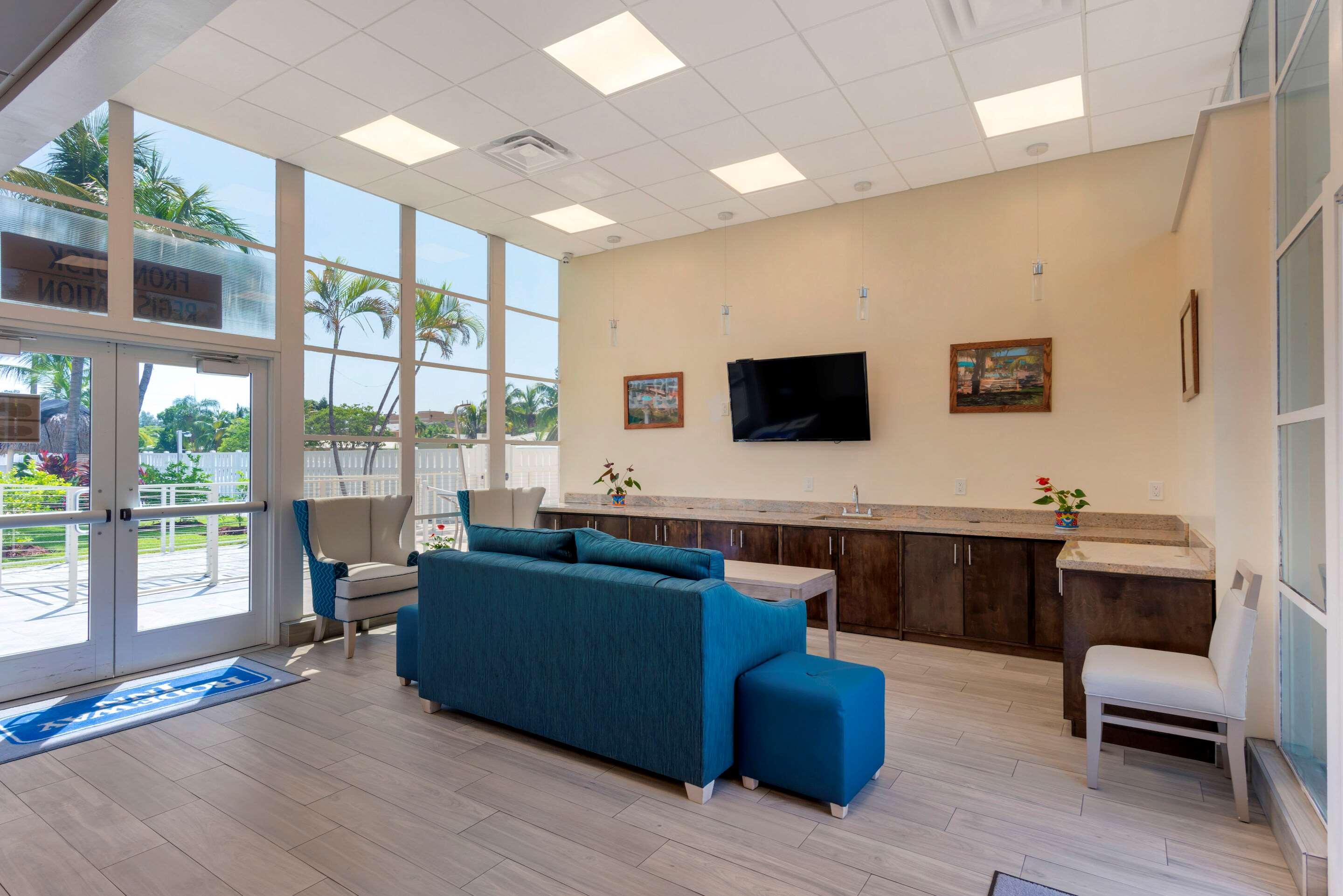 Downtown Hollywood Gardens Inn & Suites Luaran gambar
