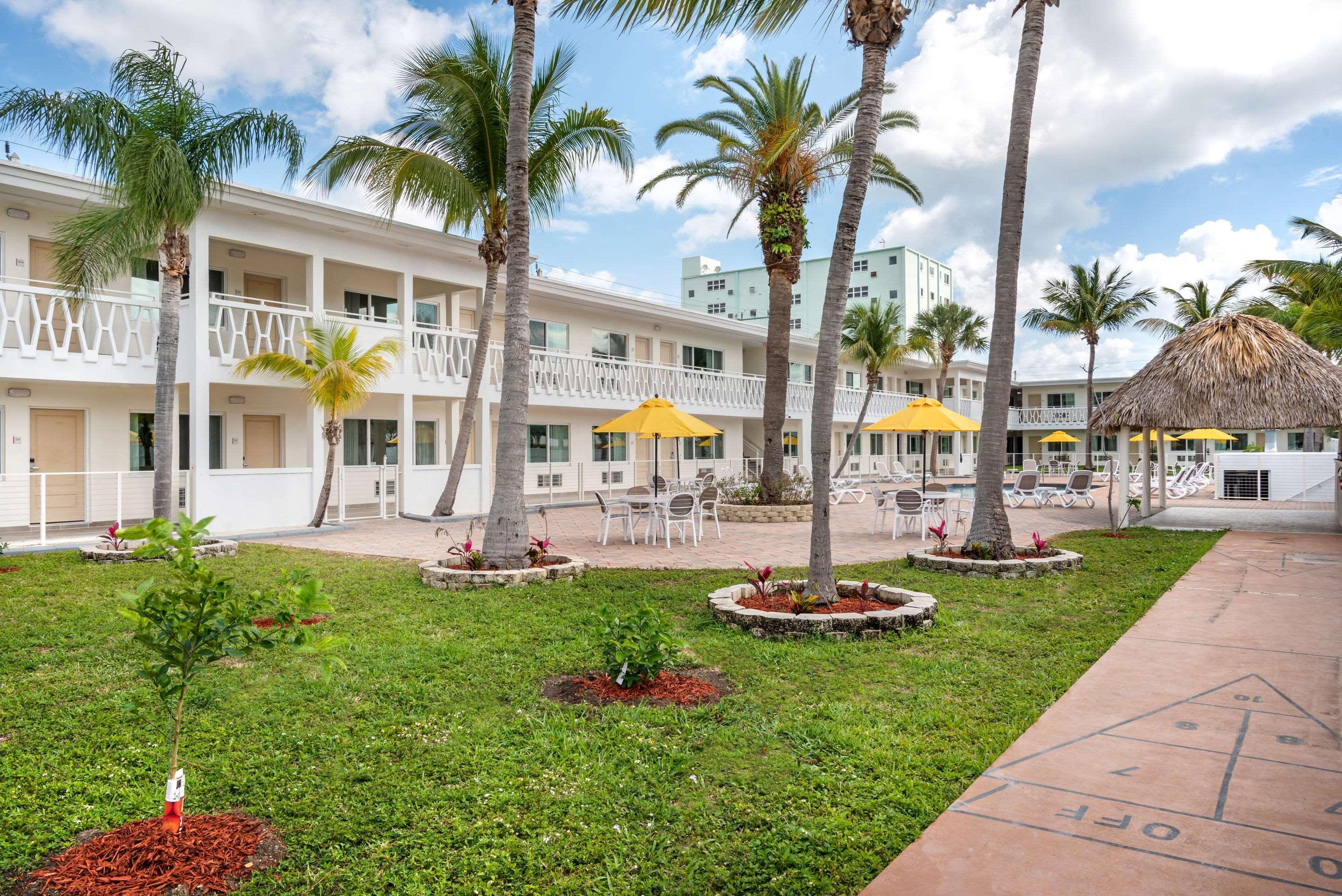 Downtown Hollywood Gardens Inn & Suites Luaran gambar