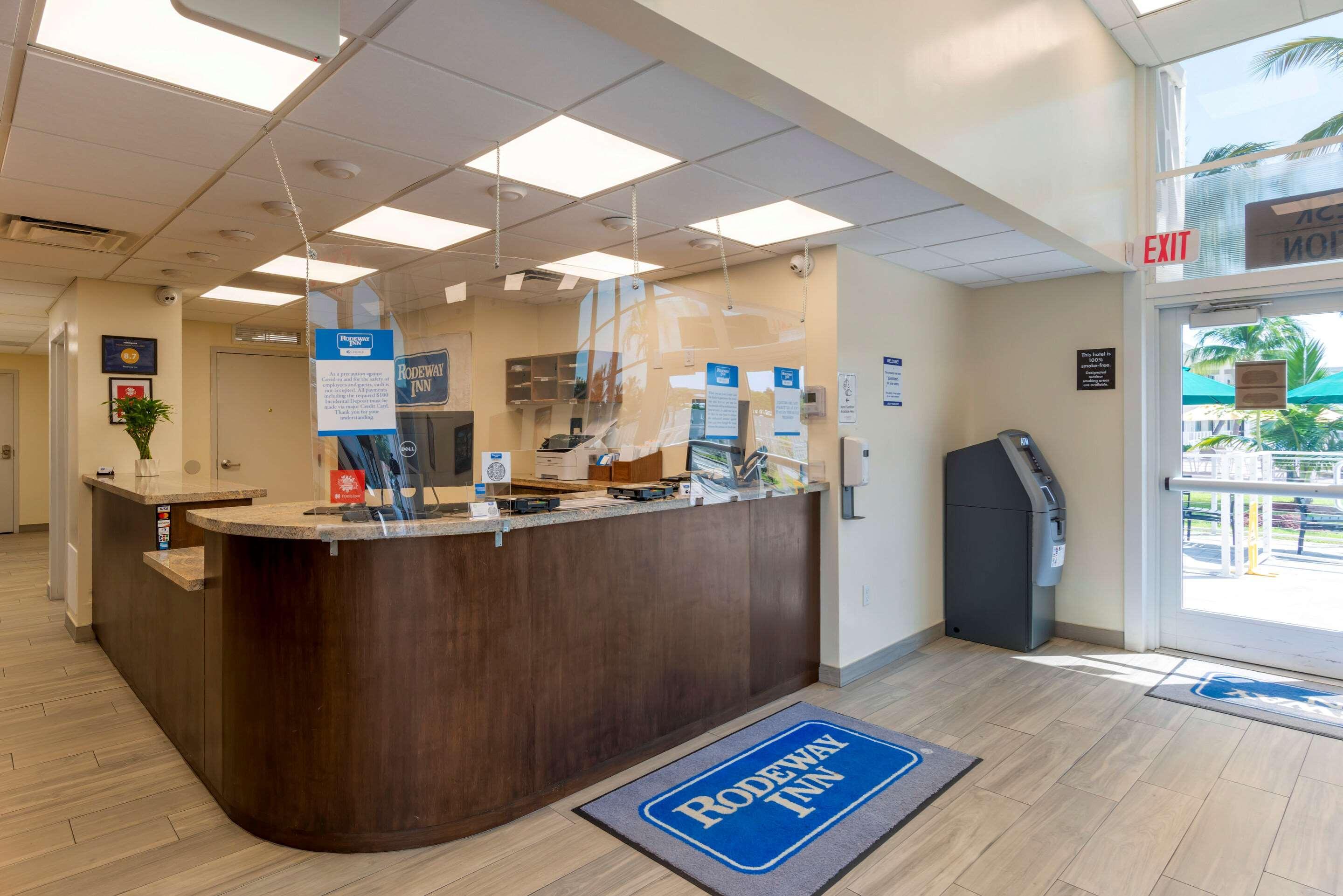 Downtown Hollywood Gardens Inn & Suites Luaran gambar