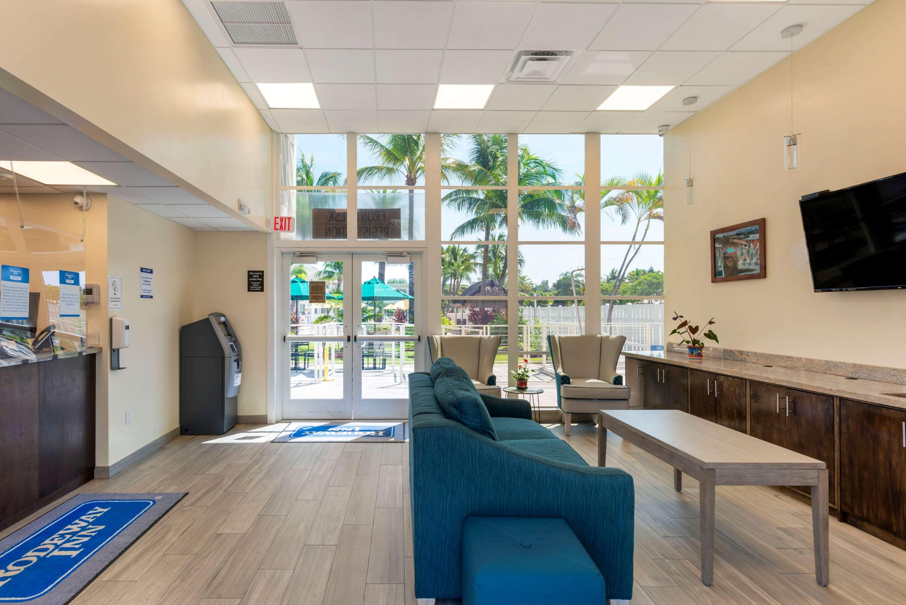 Downtown Hollywood Gardens Inn & Suites Luaran gambar