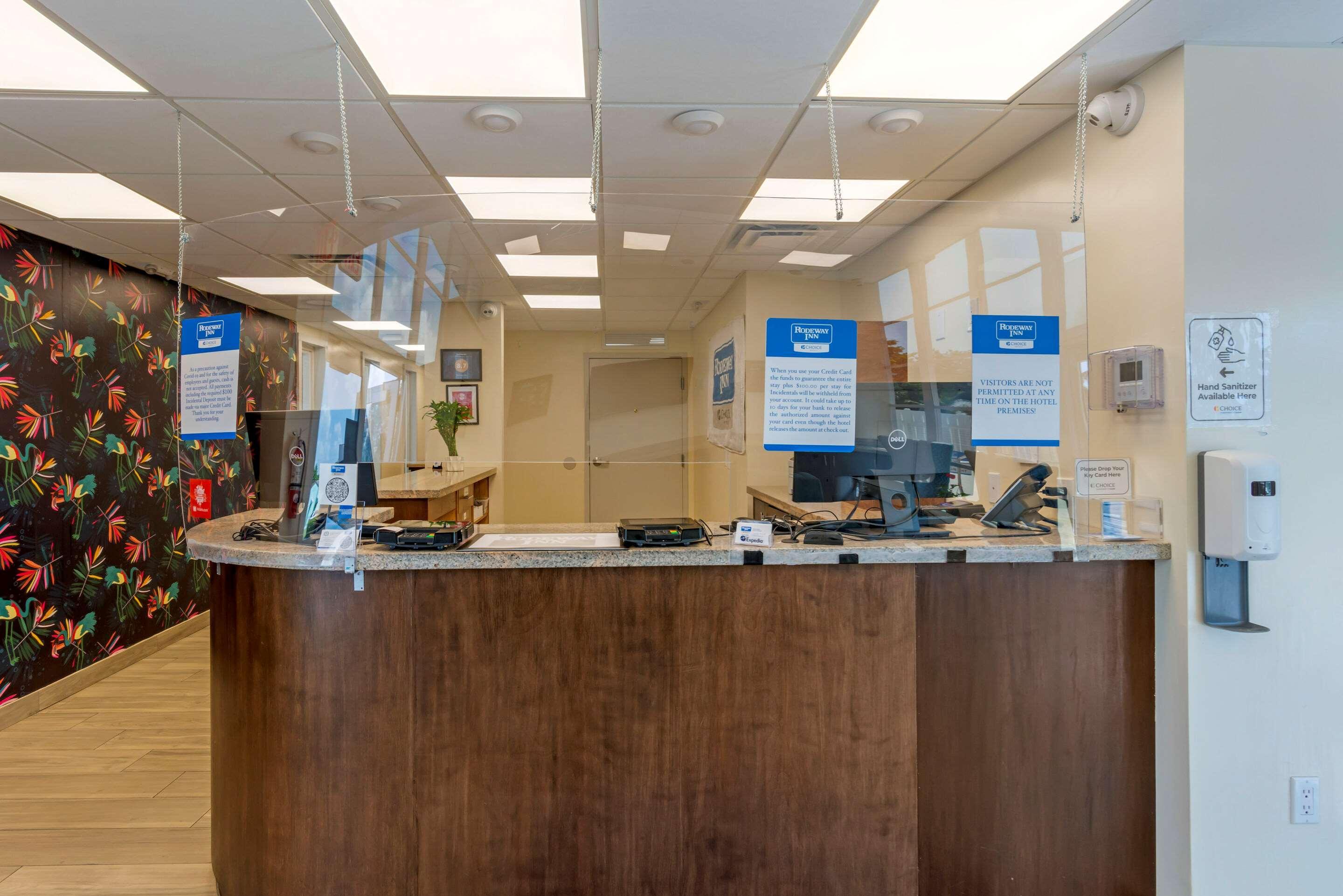 Downtown Hollywood Gardens Inn & Suites Luaran gambar