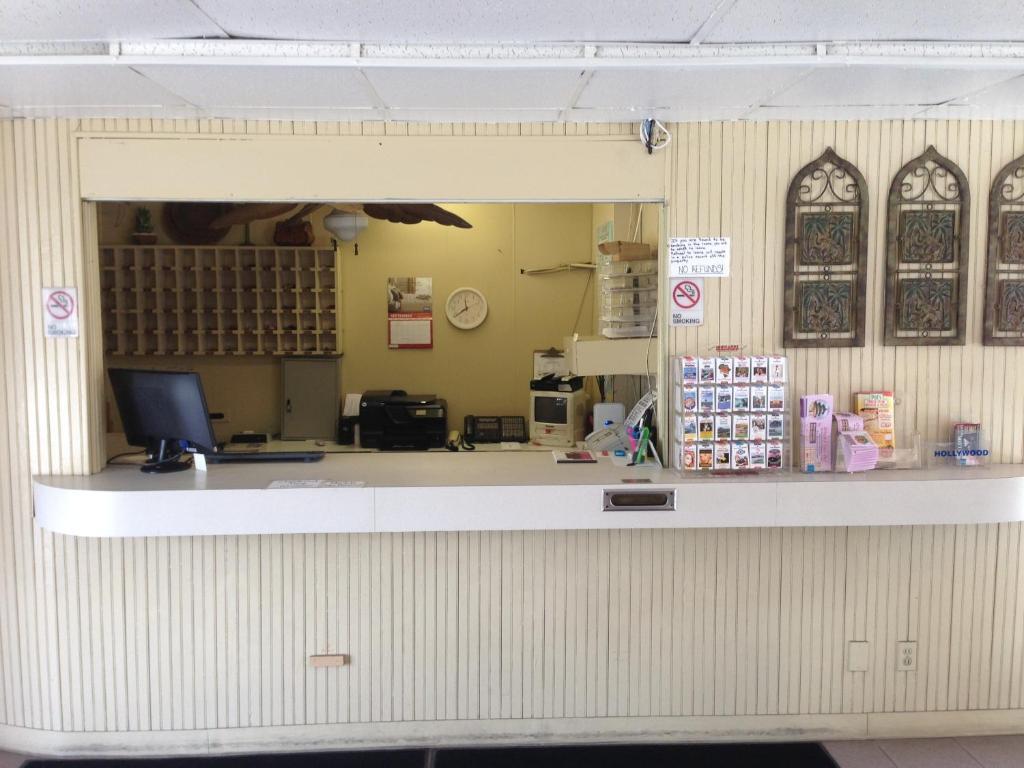 Downtown Hollywood Gardens Inn & Suites Luaran gambar